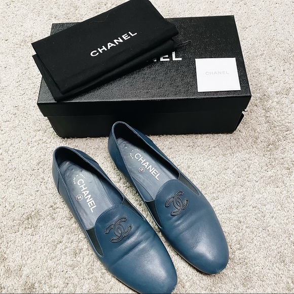 CHANEL Shoes - Chanel Blue Leather Silver Cc Logo Flats Sz. 38